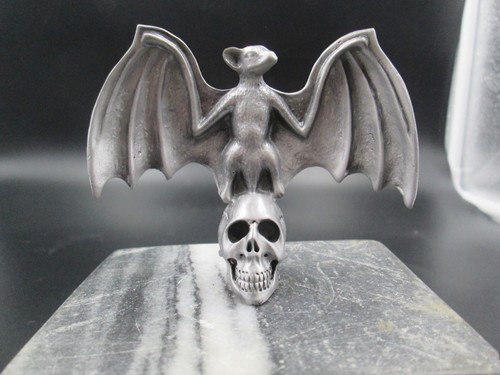 Raro pipistrello vampiro su - vampiro,